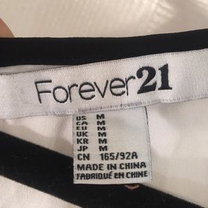 Forever 21 Tops - White Forever 21 zipper tank Forever 21 Tops - White Forever 21 zipper tank